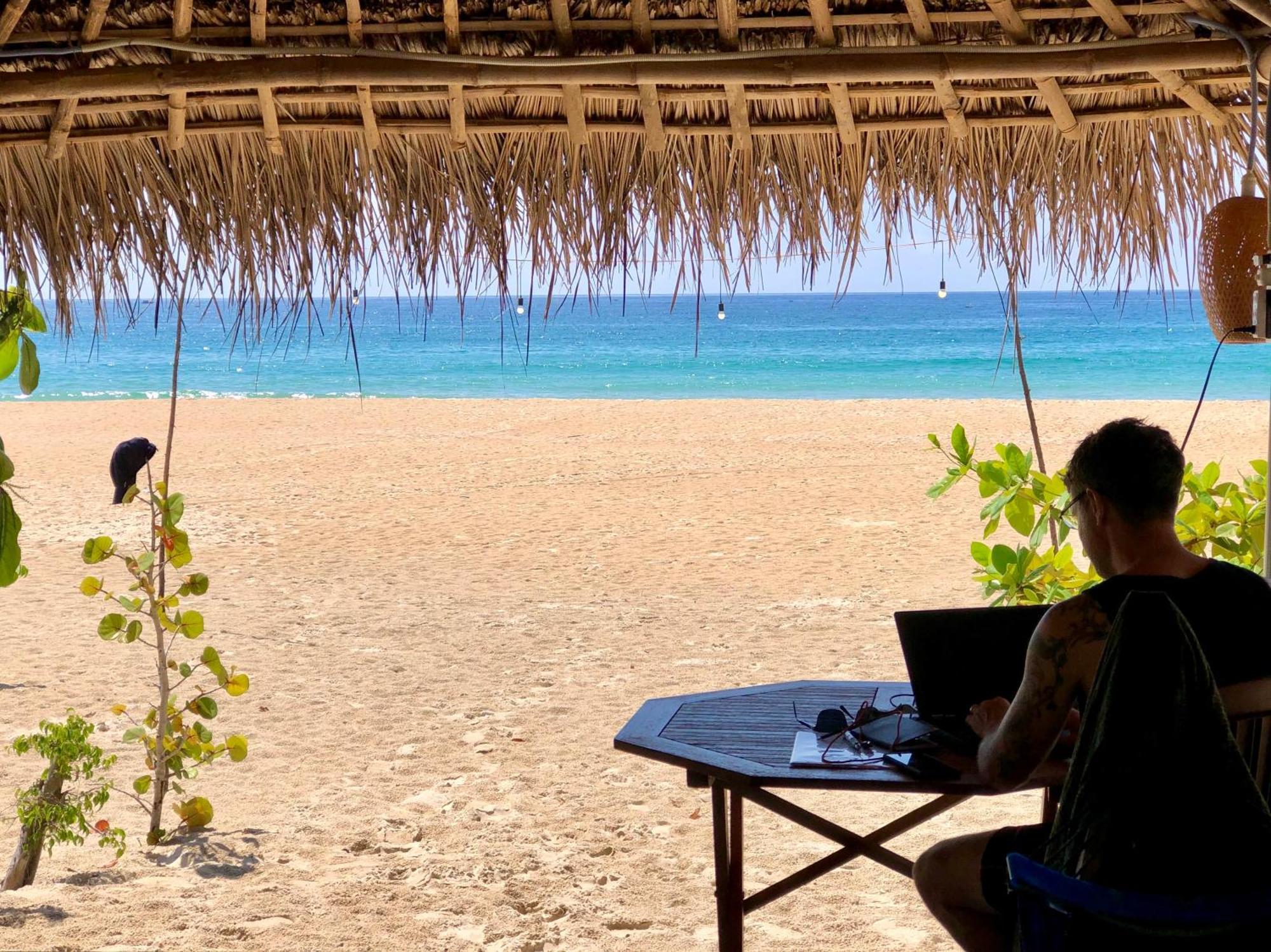 Robinson Beach Bungalow Vinh Hoa Eksteriør billede