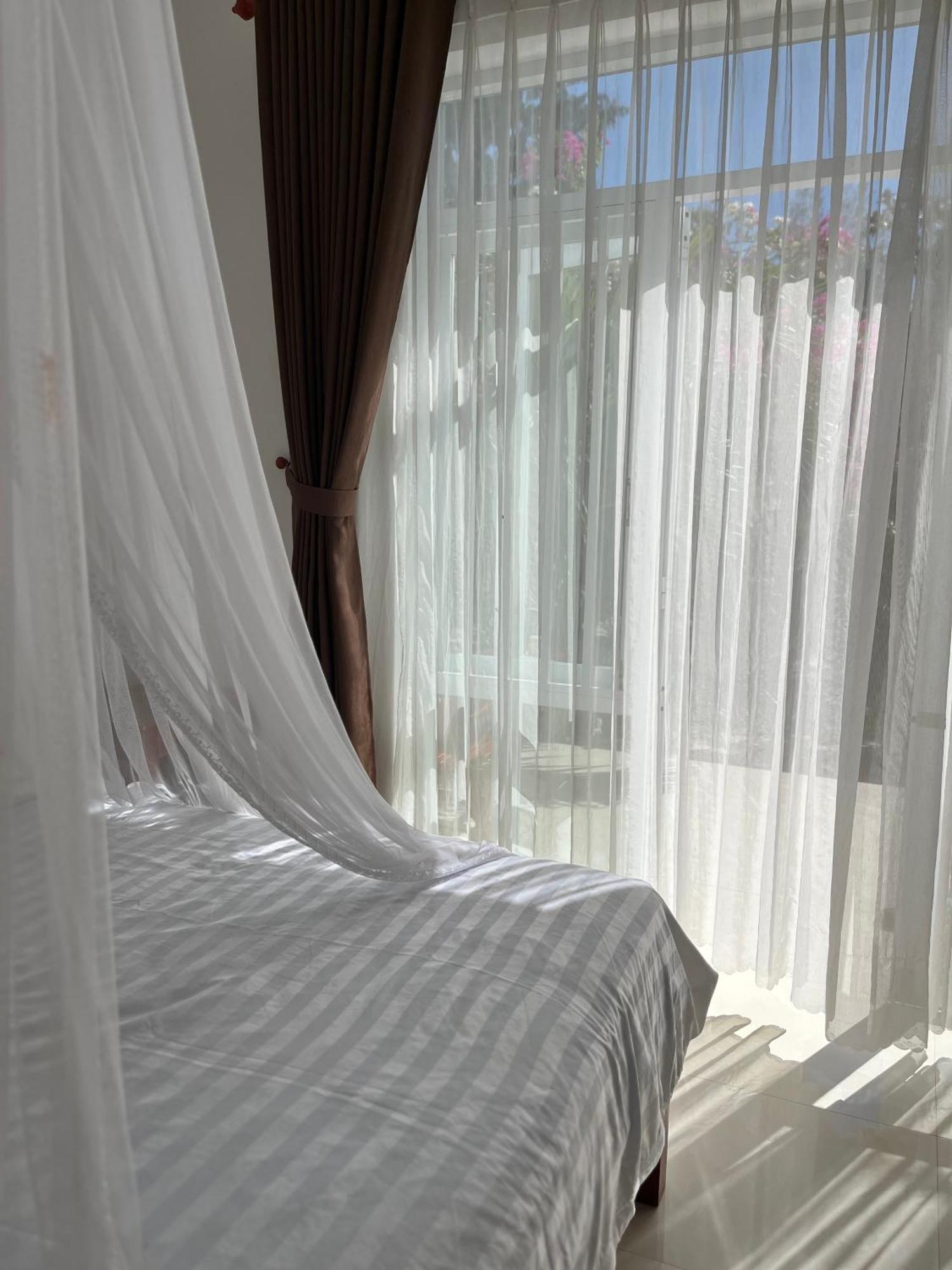 Robinson Beach Bungalow Vinh Hoa Eksteriør billede