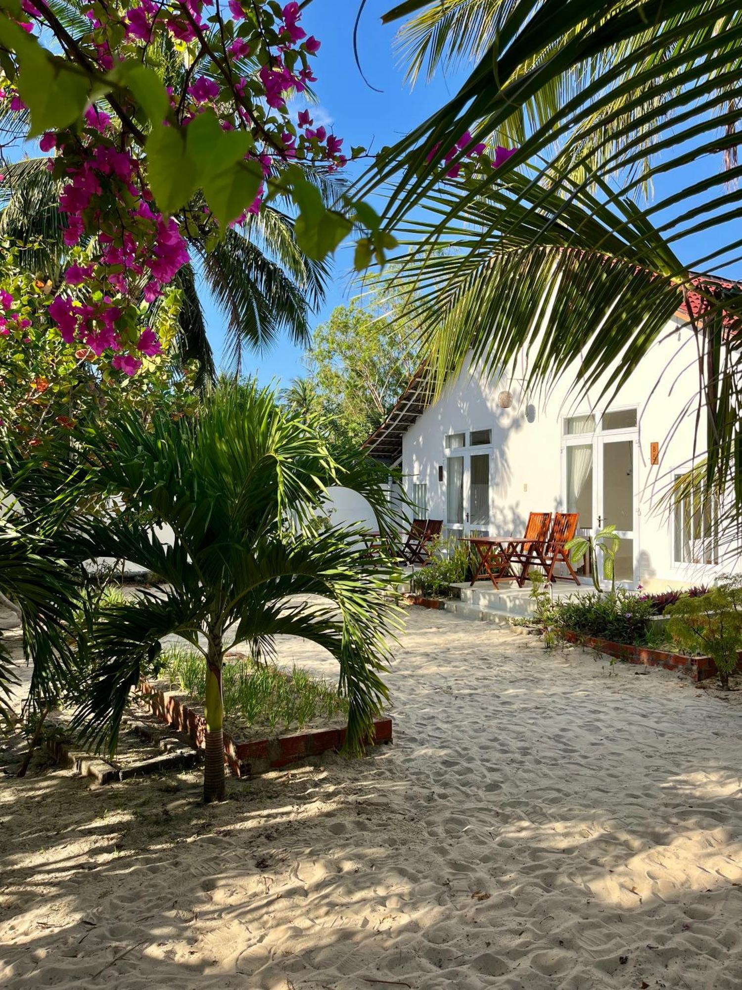 Robinson Beach Bungalow Vinh Hoa Eksteriør billede